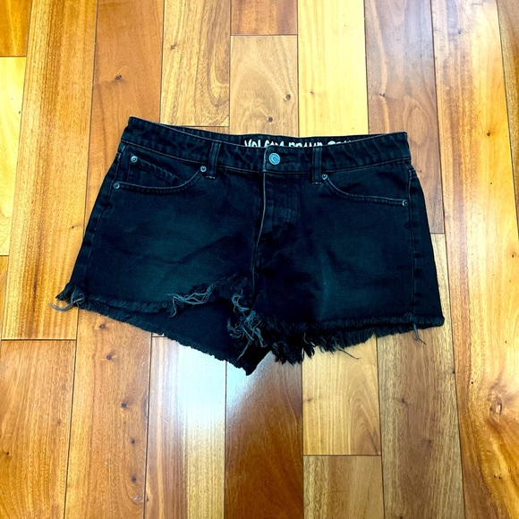 Volcom Shorts 💋bundle💋 - Picture 1 of 5
